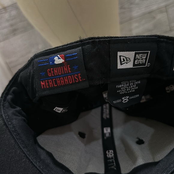 San Diego Padres black fitted baseball cap hat size 7 1/4 - Picture 8 of 9